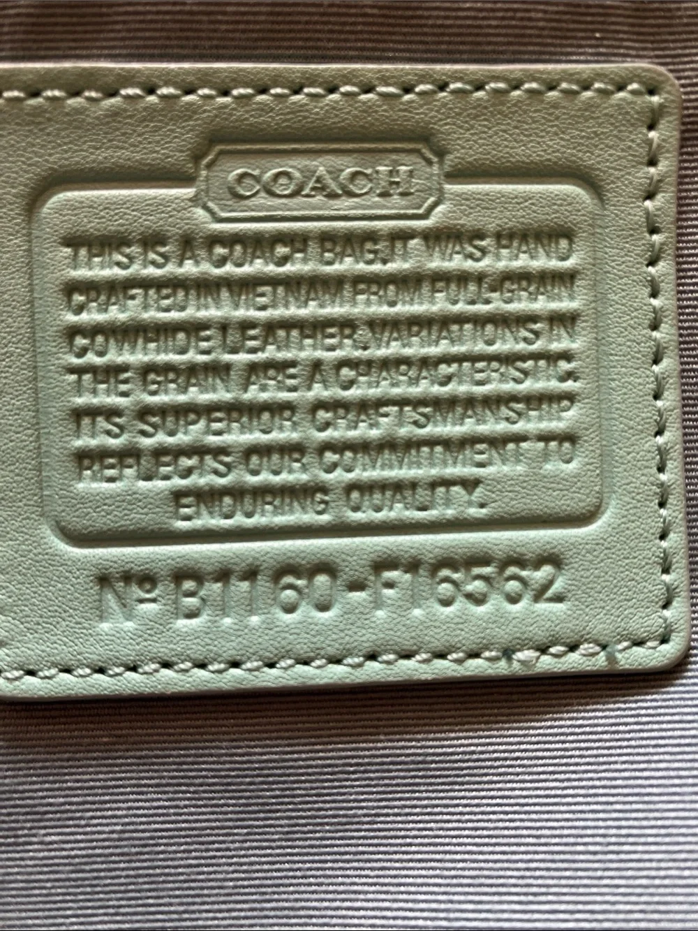 COACH GALLERY NORTH SOUTH TOTE EXCELLENT CONDITION